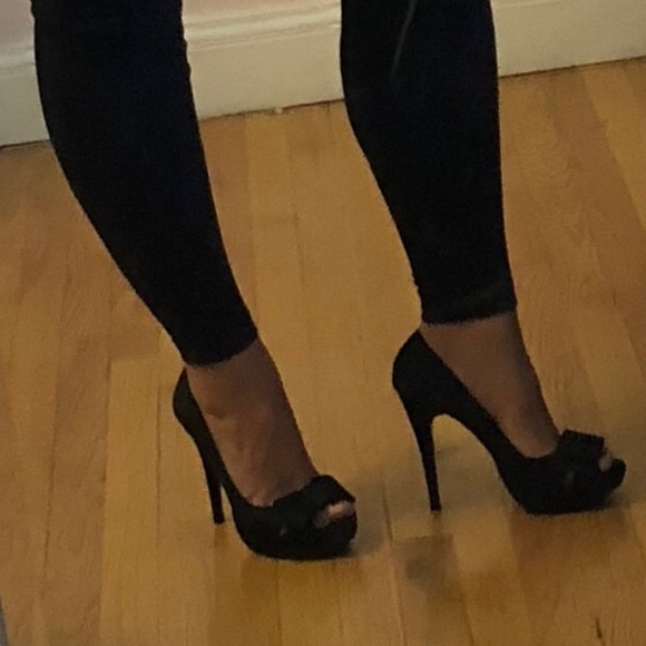 Bakers Peep Toe Bow Heels, 9 but fits like 8.5 - Picture 6 of 8